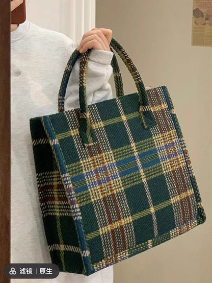 Talking about drinking DrinKing niche design new plaid commuter bag retro woolen casual handbag shoulder bag