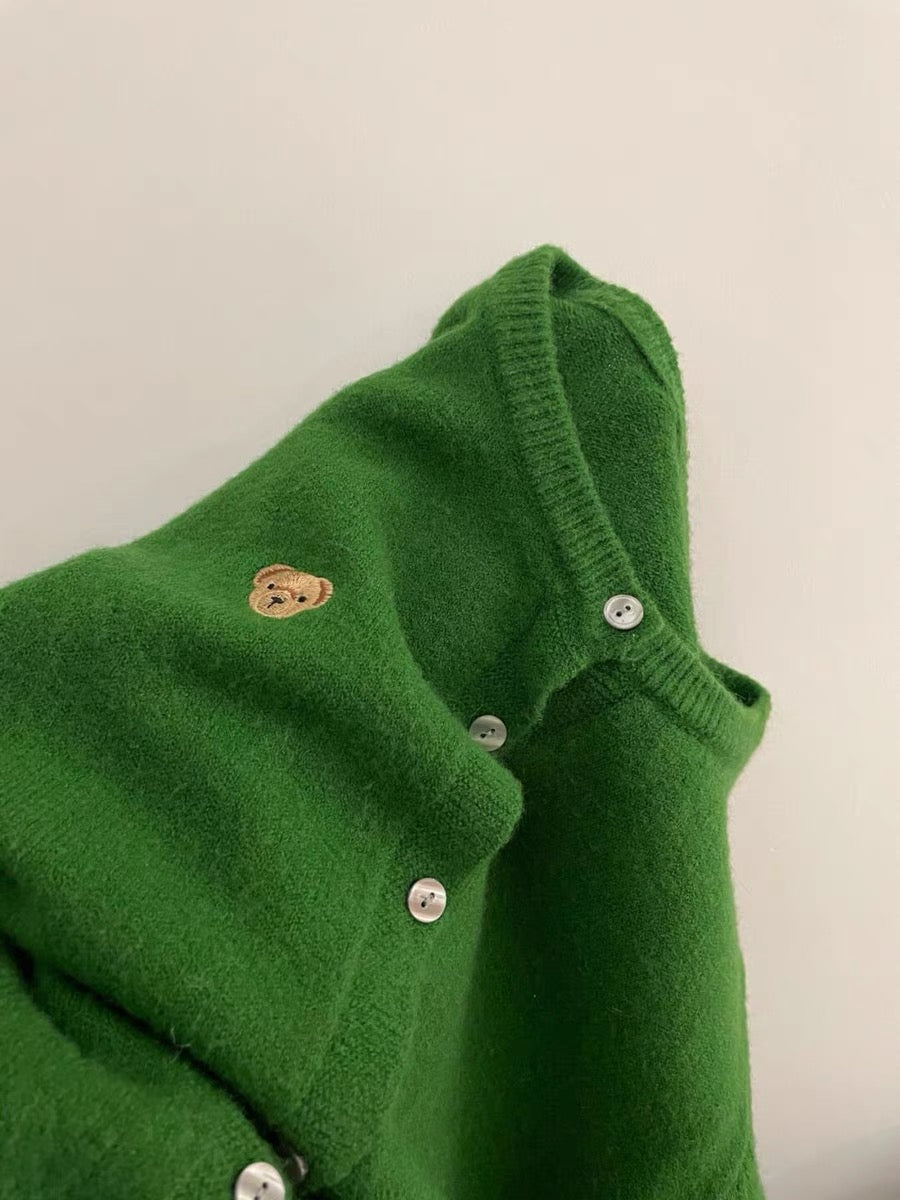 This color is so white!  Gentle wind sweater coat women's high-end green retro embroidered knitted cardigan