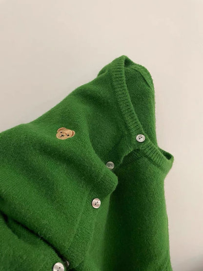This color is so white!  Gentle wind sweater coat women's high-end green retro embroidered knitted cardigan