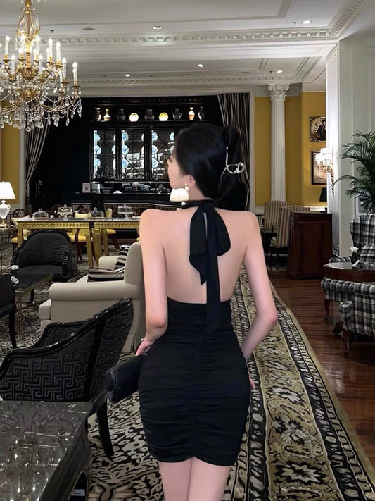 3976 Sexy halter neck velvet dress women's 2022 early autumn new French pure desire Hepburn style off-shoulder waist waist small black dress