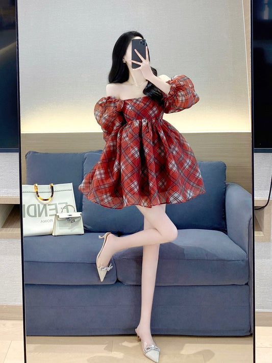 Princess tutu skirt 2023 summer new temperament French retro sweet square collar puff sleeve plaid dress female 2013