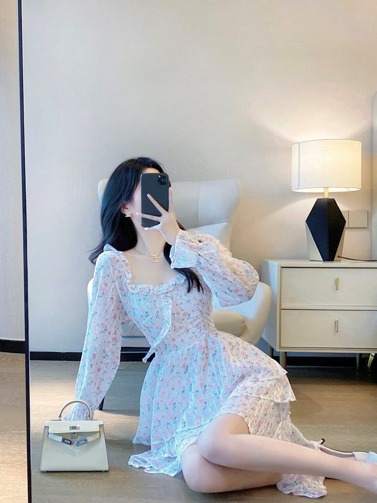 Floral dress women's spring and autumn dress 2023 new French temperament square collar slimming irregular lotus leaf edge fairy skirt