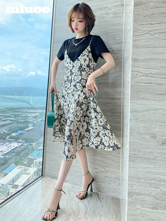 miuco round neck chain T-shirt + printed lotus leaf swing split suspender dress two-piece female 2022 Xia Xin