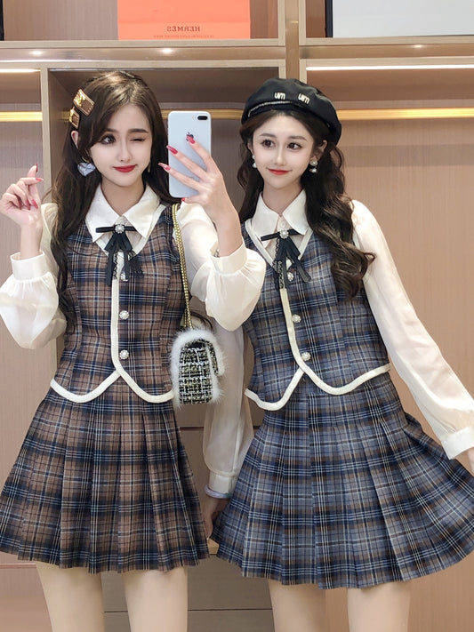 Age-reducing college style plaid two-piece suit