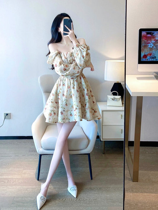 Floral dress spring women's 2023 new temperament ladies French retro square collar waist slimming a-line skirt 2017