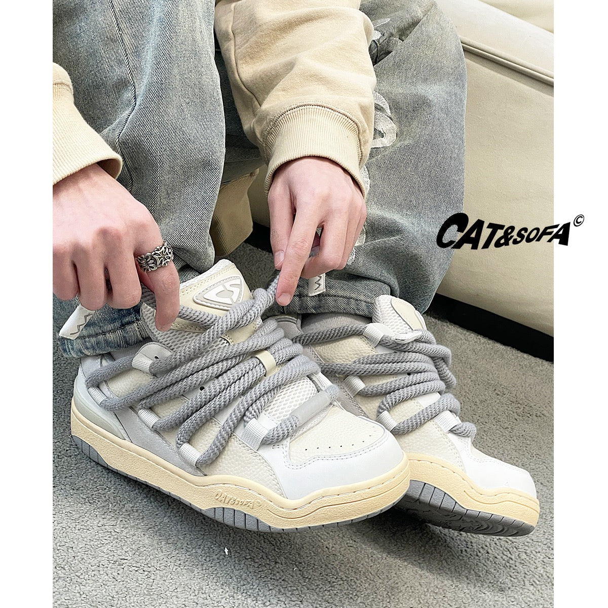 Cat and Sofa Dirty Braids/Original Design 2023 New Skateboard Bread Shoes Retro Couples Casual All-Match Sneakers