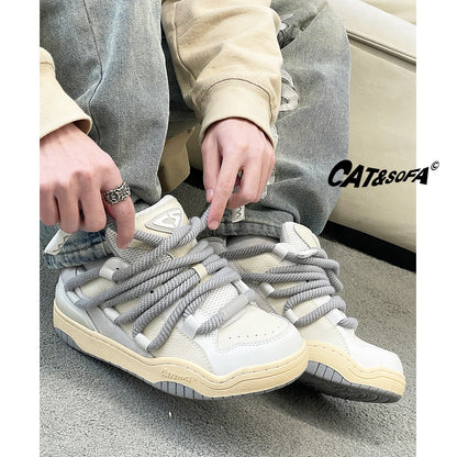 Cat and Sofa Dirty Braids/Original Design 2023 New Skateboard Bread Shoes Retro Couples Casual All-Match Sneakers