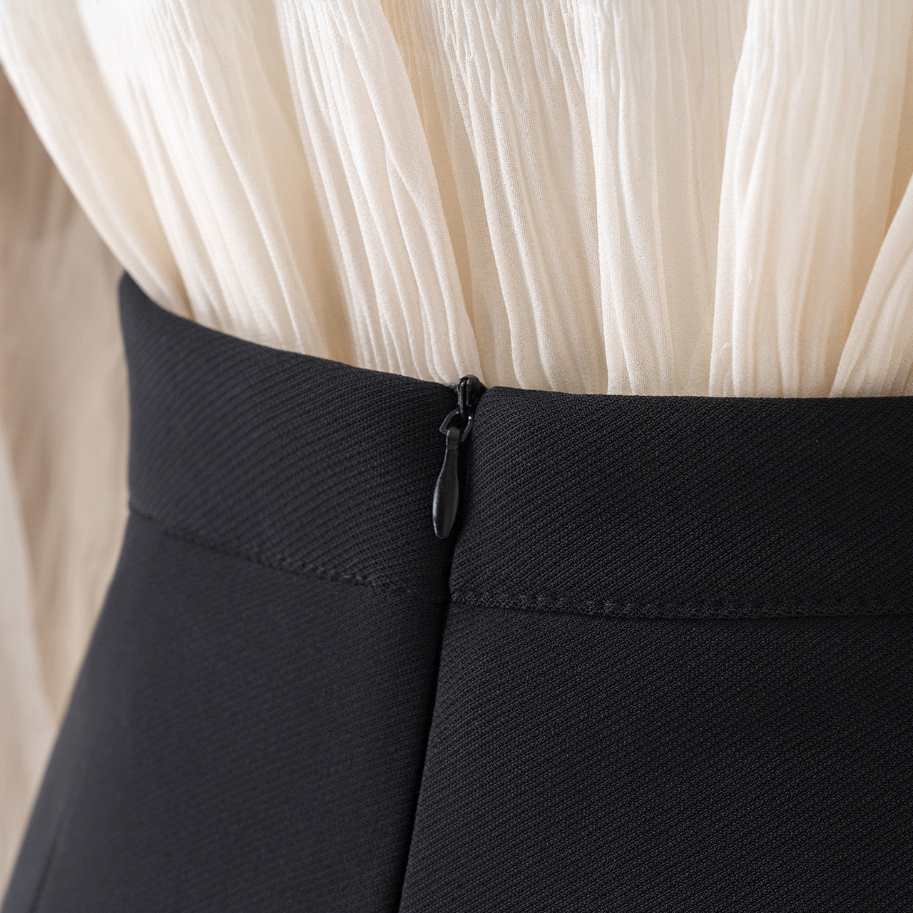 Black velvet skirt female autumn and winter 2022 new high waist mid-length hip skirt fishtail skirt business wear