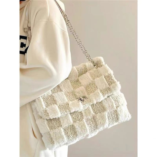 Niche checkerboard plush underarm bag autumn and winter bag women 2022 new cute furry hand-held shoulder Messenger bag