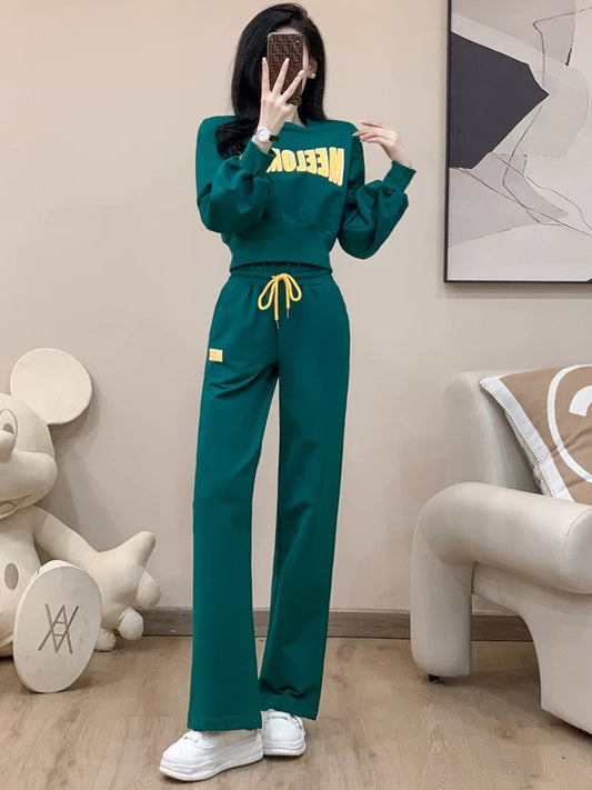High-end sports and leisure suits women's autumn 2022 new fashion, foreign style, thin and fashionable sweater, wide-leg pants, two-piece set