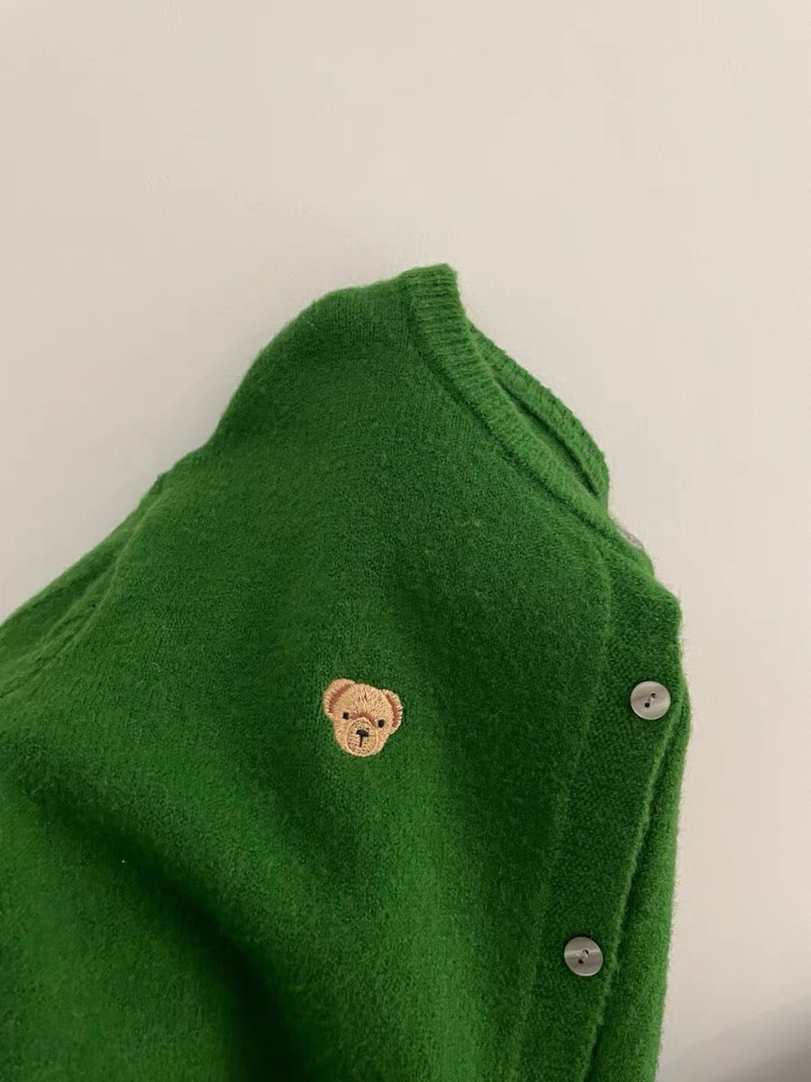 This color is so white!  Gentle wind sweater coat women's high-end green retro embroidered knitted cardigan