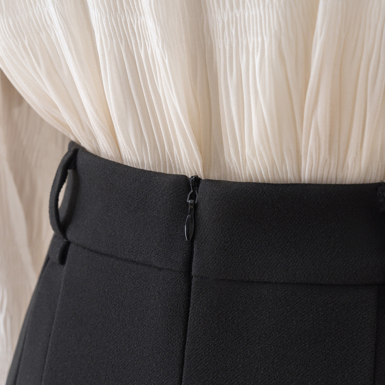 Black high waist a-line skirt women's autumn and winter small 2022 new pleated skirt commuting mid-length skirt
