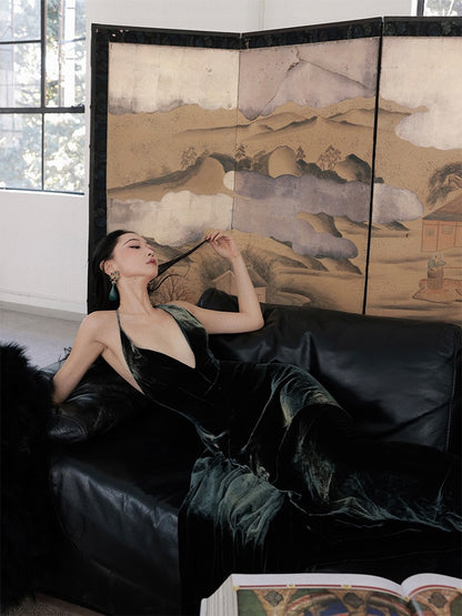 Xiaoli Yuanshan Qingdai velvet suspender dress autumn and winter 2022 celebrity dress French retro sexy bag hip skirt