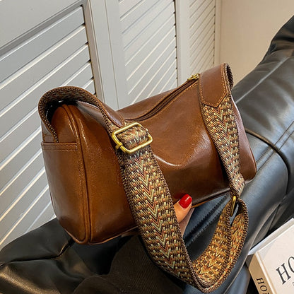 This year's popular small bag women's 2022 new super hot fashion niche broadband Messenger bag women's bag explosive style pillow bag