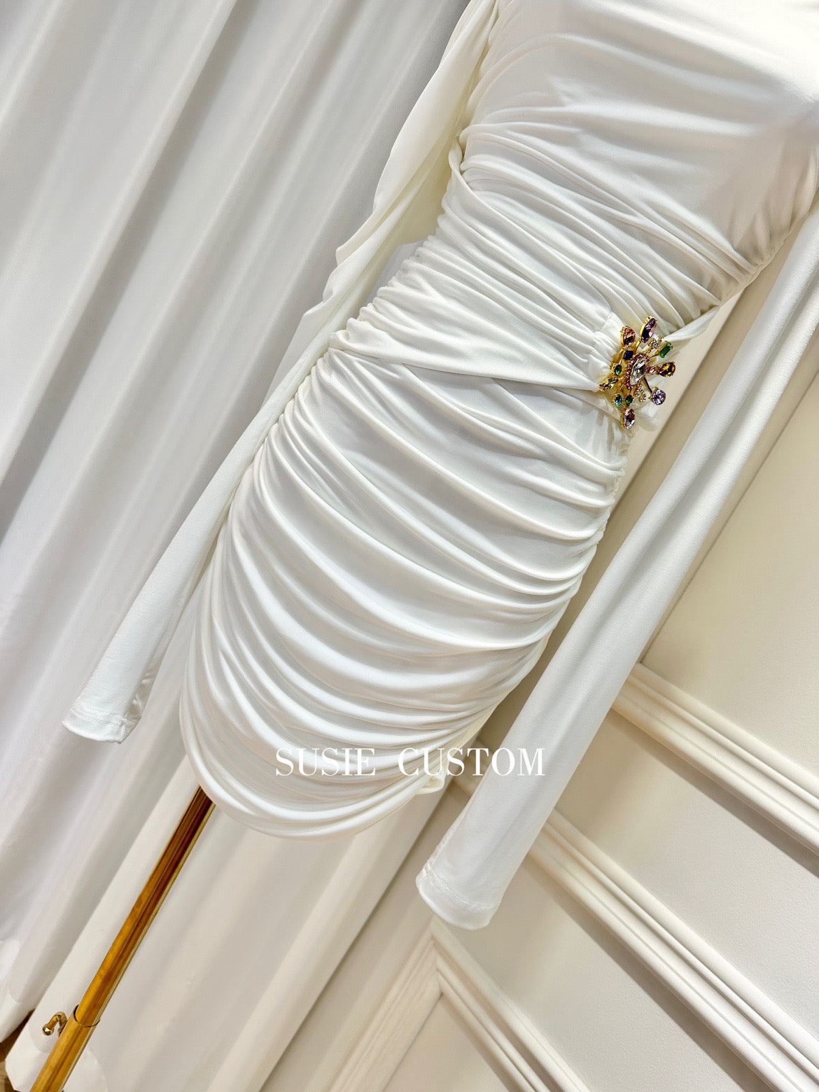 High custom design V-neck strapless dress