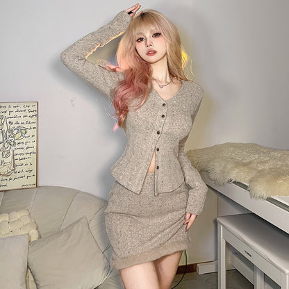 #Sisjuly#Hong Kong-flavored retro lazy style single-breasted knitted top + high-waist slimming skirt two-piece set for women
