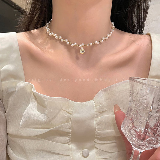 Pearl Portrait Necklace Women's Necklace Light Luxury Niche Design Sense Neck Accessories High Sense Choker Clavicle Chain