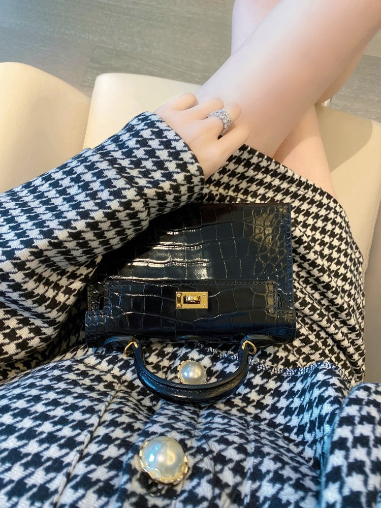Korean drama Xiaoxiangfeng suit 2023 autumn and winter new temperament celebrity retro houndstooth short bag hip skirt two-piece set