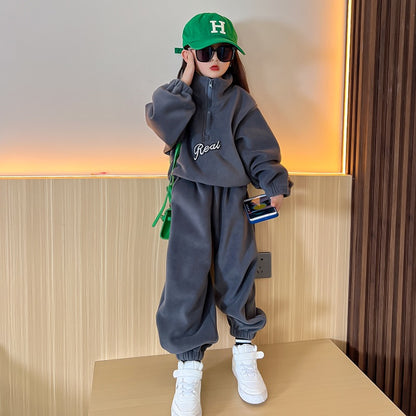 Girls' suit autumn and winter 2022 new winter clothes foreign style high collar plus fleece sweater children's fried street pants two-piece set