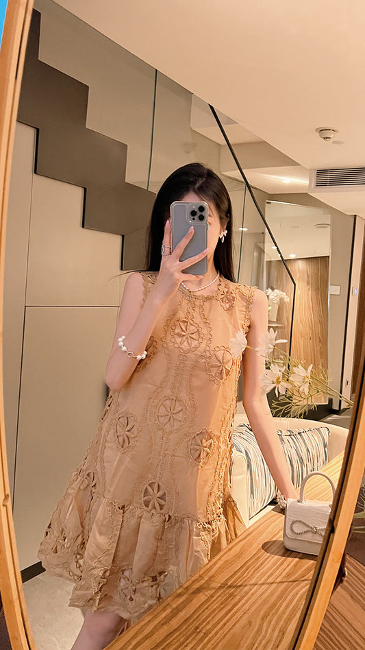 BETTER LS Women's Wear 2023 New High-End Temperament French Sleeveless Dress Hollow Slim Lace Skirt