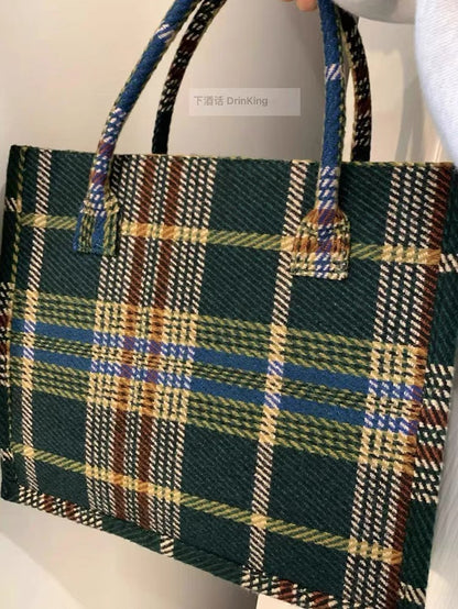 Talking about drinking DrinKing niche design new plaid commuter bag retro woolen casual handbag shoulder bag