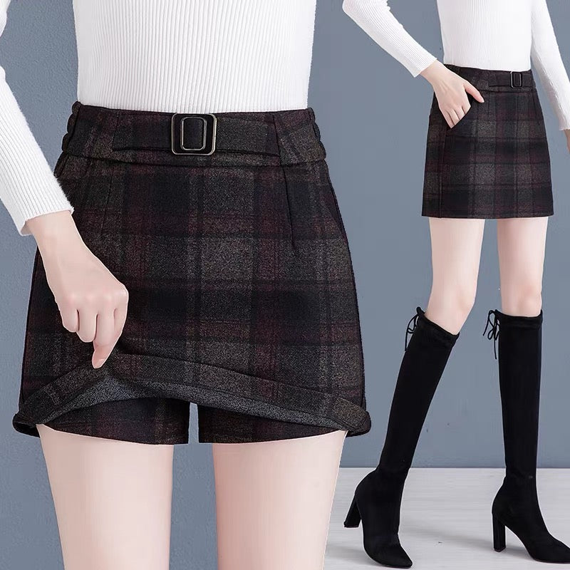 Plaid woolen wide-leg shorts and skirts women's 2022 new autumn high waist and thin outerwear casual boots and pants for winter