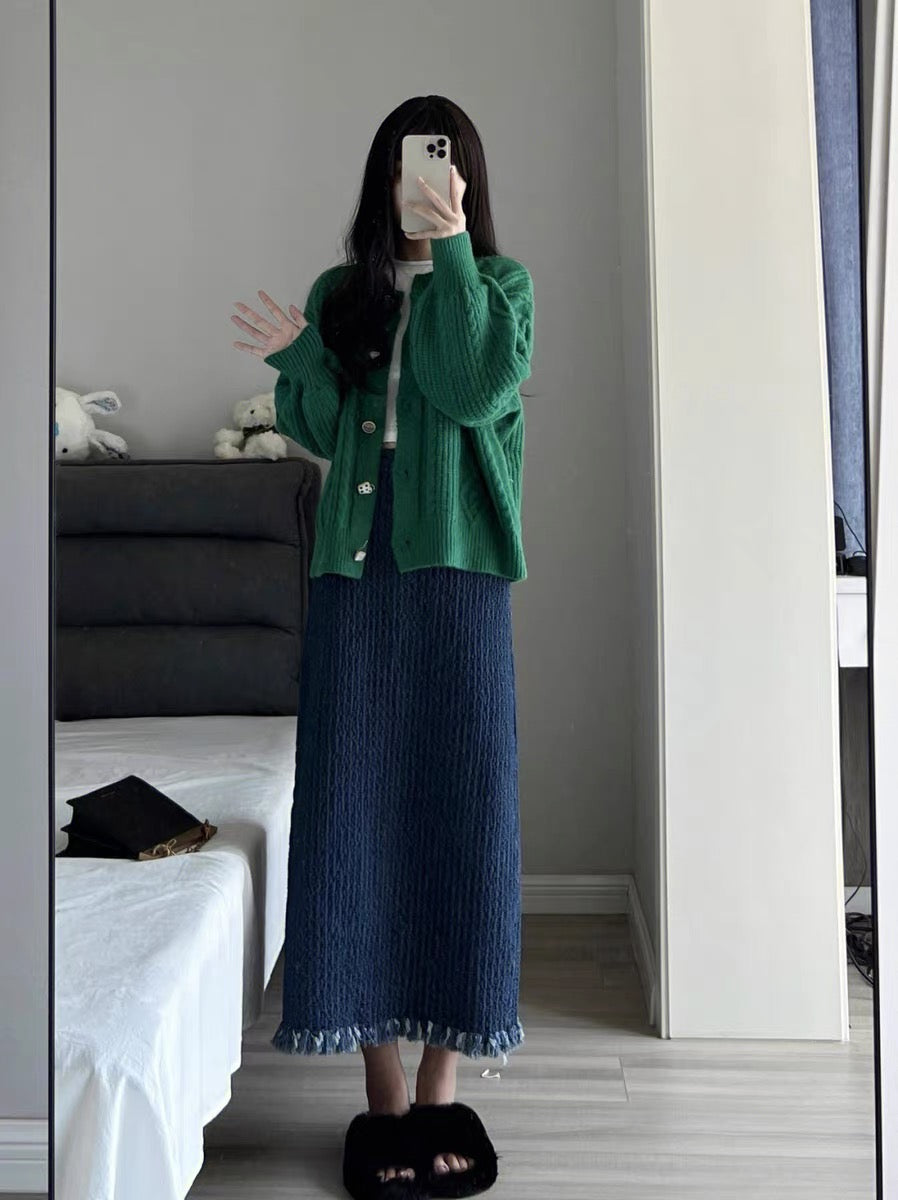 Autumn and winter women's milk series wear a French bellflower cold salt series a complete set of milky high-end two-piece suit skirts