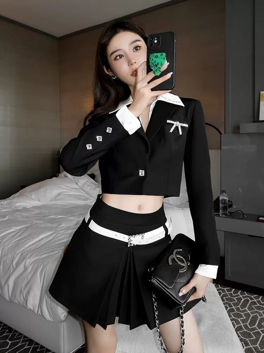 [Earth Store] Heavy Industry Ironing and Drilling Fake Two Pieces Splicing Short Black Suit Jacket Women's Early Autumn High-quality Top 1685