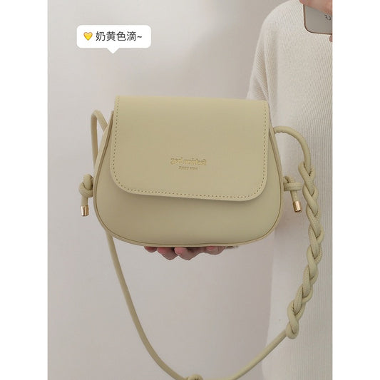 Niche bag women's summer 2022 new trendy ins fashion saddle bag high-quality texture lady style shoulder Messenger bag