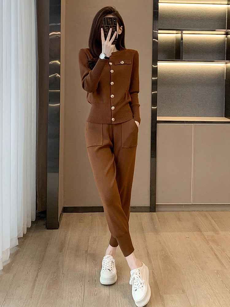 Casual sports suit women's spring and autumn self-cultivation and slim fashion age-reducing high-level knitted sweater two-piece western style