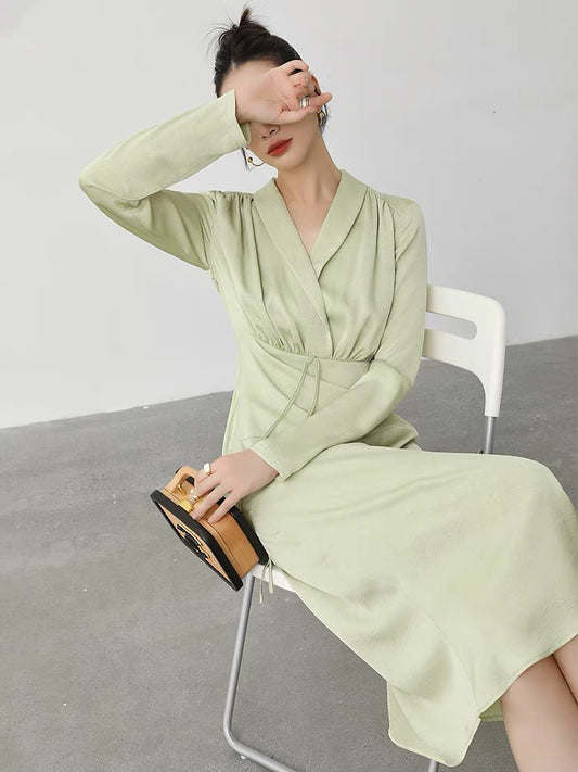 WANGXO black V-neck long-sleeved shirt dress women's autumn 2022 new temperament waist mid-length skirt