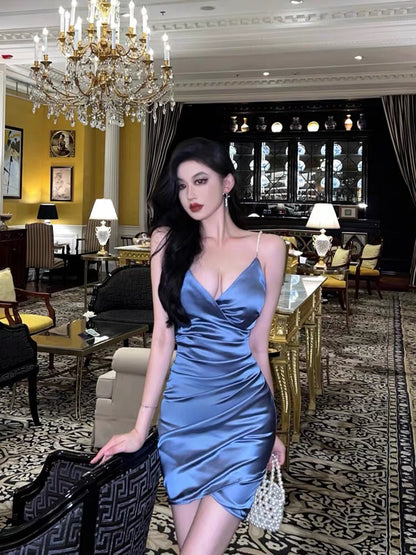 2840 Sexy low-cut suspender dress women's summer sweet and spicy chic stunning beautiful V-neck waist satin bread hip skirt