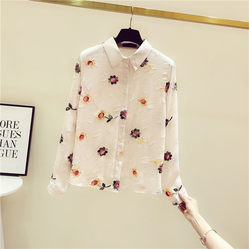 Embroidered shirt women's 2022 early autumn new design sense niche shirt long-sleeved small fresh all-match temperament top trendy