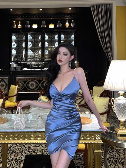 2840 Sexy low-cut suspender dress women's summer sweet and spicy chic stunning beautiful V-neck waist satin bread hip skirt