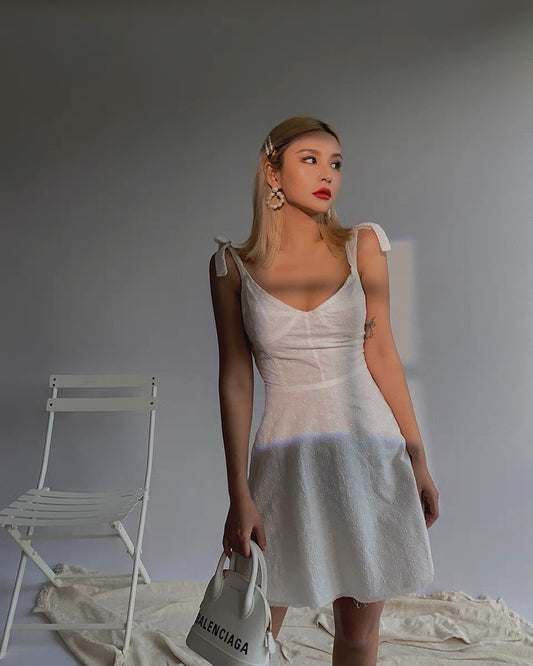 Super fairy white embroidered double-layer suspender skirt French retro summer dress waist is thin and small skirt beautiful