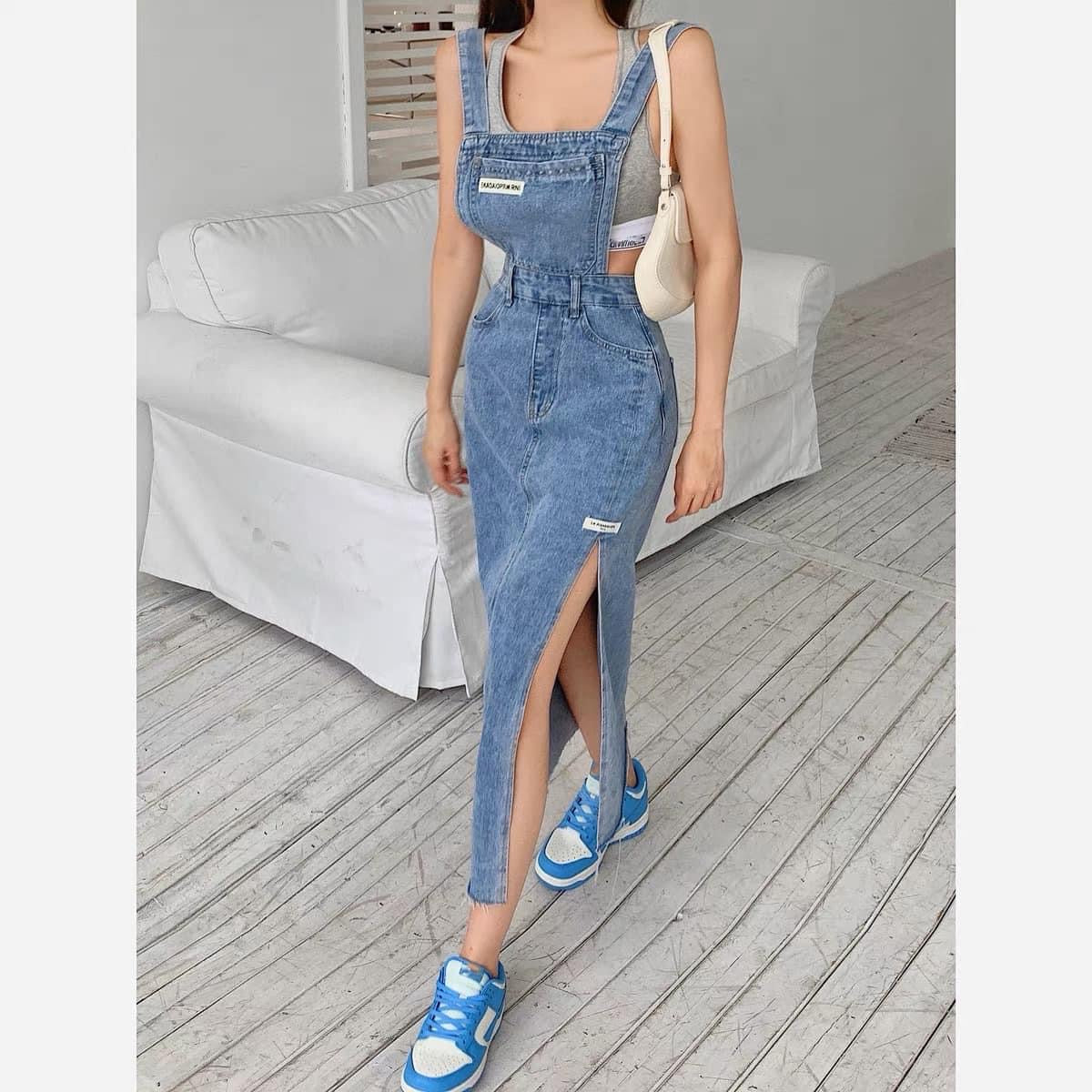 Suspender skirt women's summer Hong Kong style retro waist 2022 new slim denim dress long section slit skirt tide