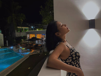 2021 summer new French holiday small wrinkled chrysanthemum suspender dress female Bali split beach skirt beautiful short skirt