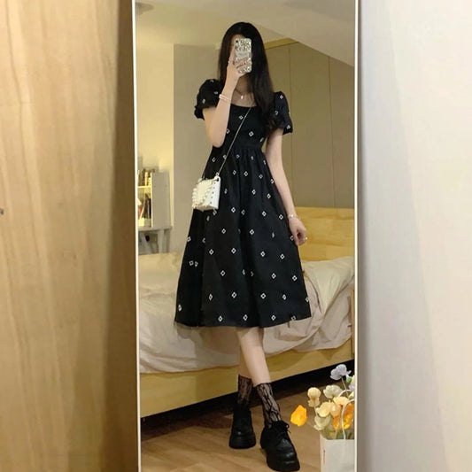 High-end black floral dress women's summer 2022 new French style puff sleeve square collar waist slimming dress