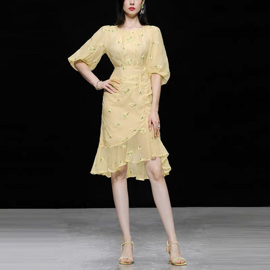Summer women's clothing 2022 new temperament lantern sleeves slim waist and thin embroidered gauze dress long skirt skirt
