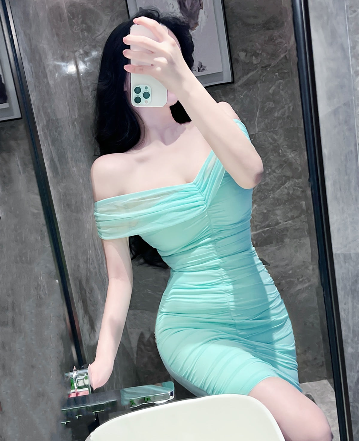 Spring and summer green one-shoulder skirt women's fit tight waist dress