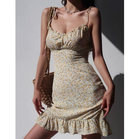 French yellow floral nifty girl V-neck elastic lace-up suspender skirt waist and thin short skirt holiday dress