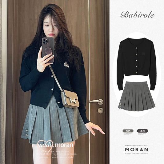 Tea style wears a whole two-piece suit, small fragrant wind, Korean style college knitted cardigan coat, pleated skirt, small spring