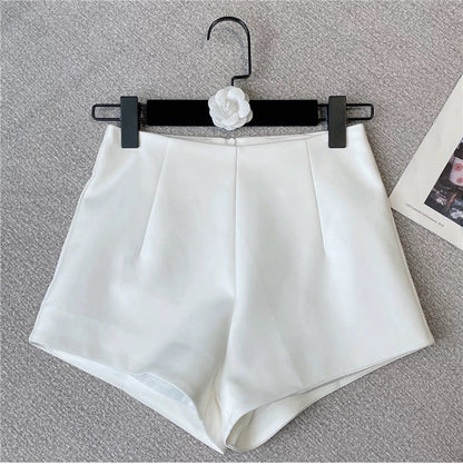 2022 autumn new sexy little demon simple design versatile self-cultivation solid color black and white high waist A-line suit shorts women 1605