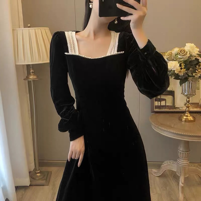 Black velvet dress women's 2022 early spring new French retro square collar Hepburn temperament waist and thin long skirt