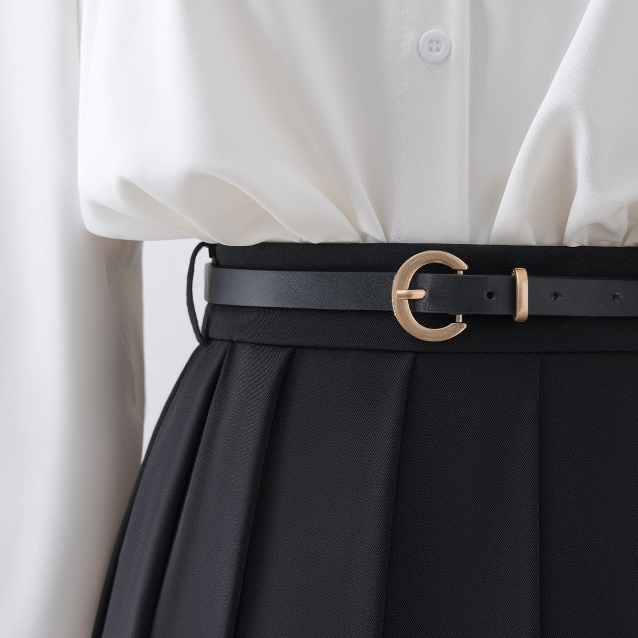 Black pleated skirt 2022 new high waist mid-length a-line skirt women's summer small skirt autumn dress