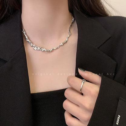 Cold wind irregular metal necklace female autumn and winter ins niche design sense accessories simple and high-end clavicle chain