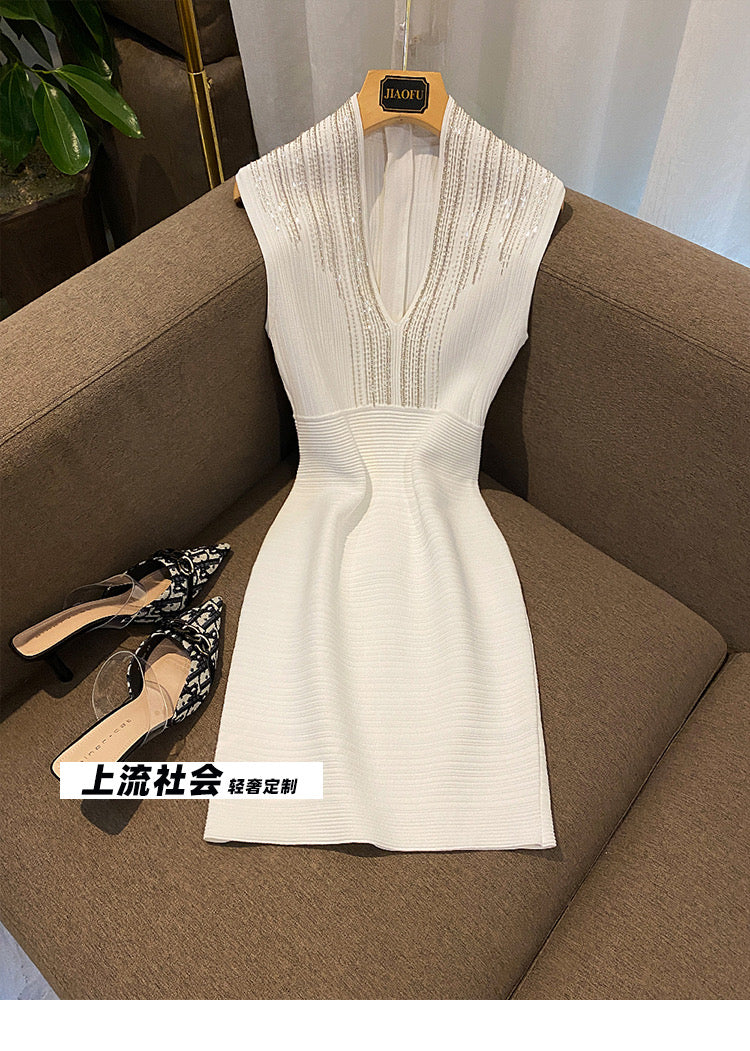 New v-neck diamond-studded sleeveless dress women's 2022 summer fashion zipper slim knitted hip skirt