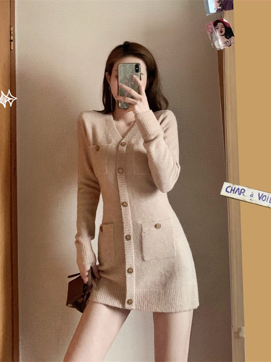 Knitted dress women's autumn and winter 2022 new women's slim and slim coat with bottoming temperament V-neck skirt