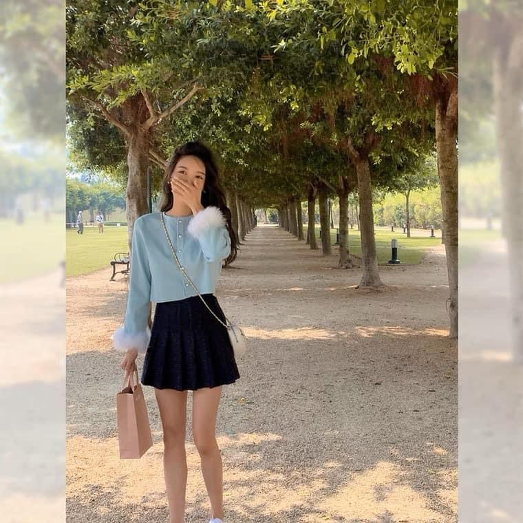 Blue knitted cardigan sweater women's autumn and winter 2022 new Korean design sense chic and beautiful short fur coat