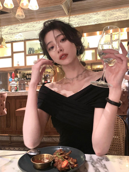 From a copper ammonia silk white one-shoulder dress early spring women's 2023 new high-end temperament skirt